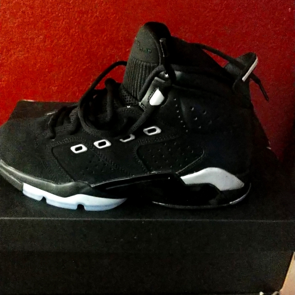 Jordan sz.9 black never wore